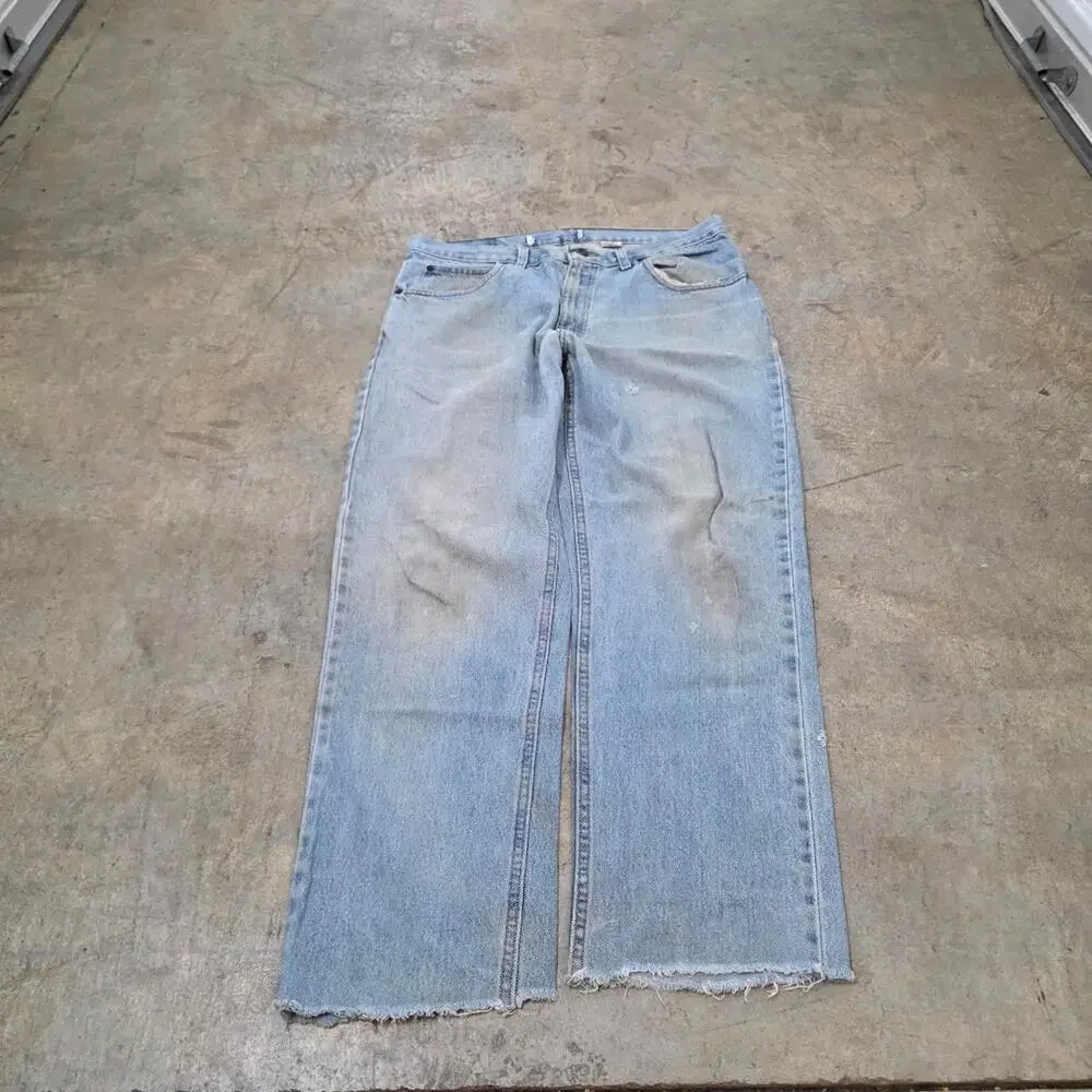 Vintage Distressed and Pocket Faded Denim Blue Jeans (34x30)